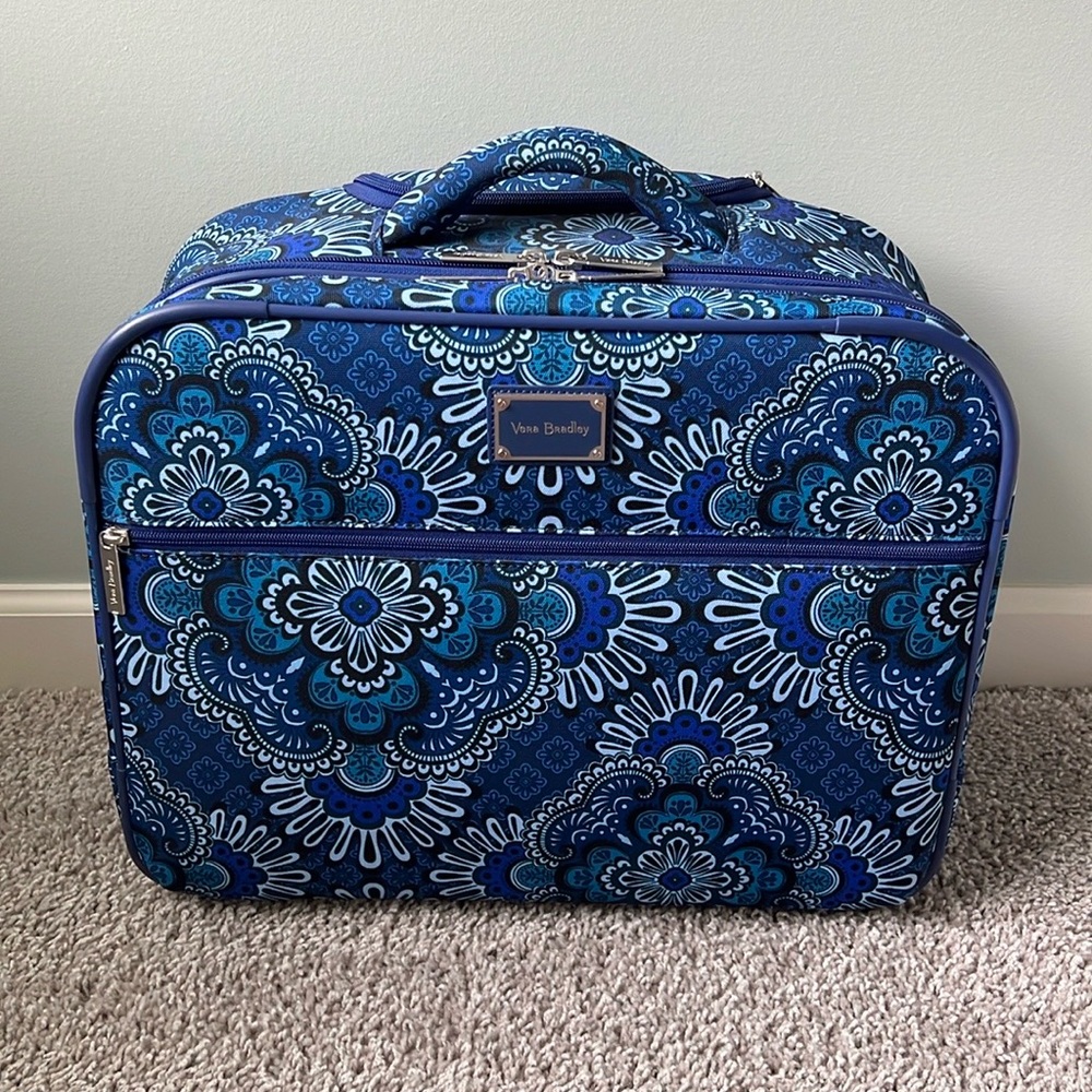Vera Bradley Rolling Carry On Luggage Gem